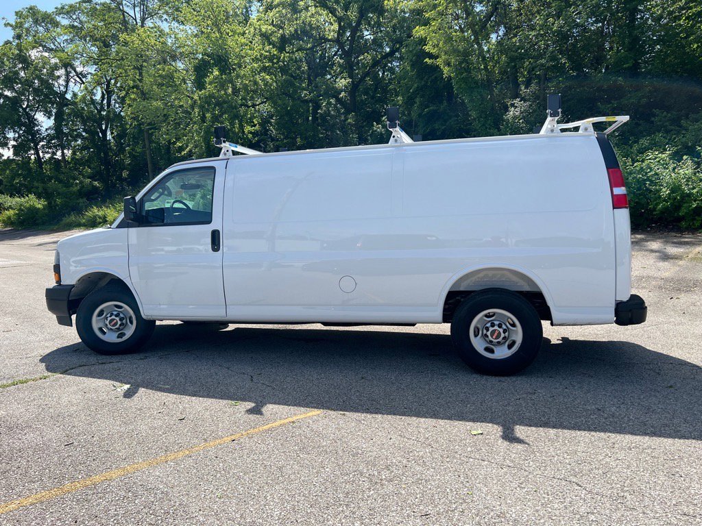 2025 GMC Savana Cargo Work Van - Photo 22