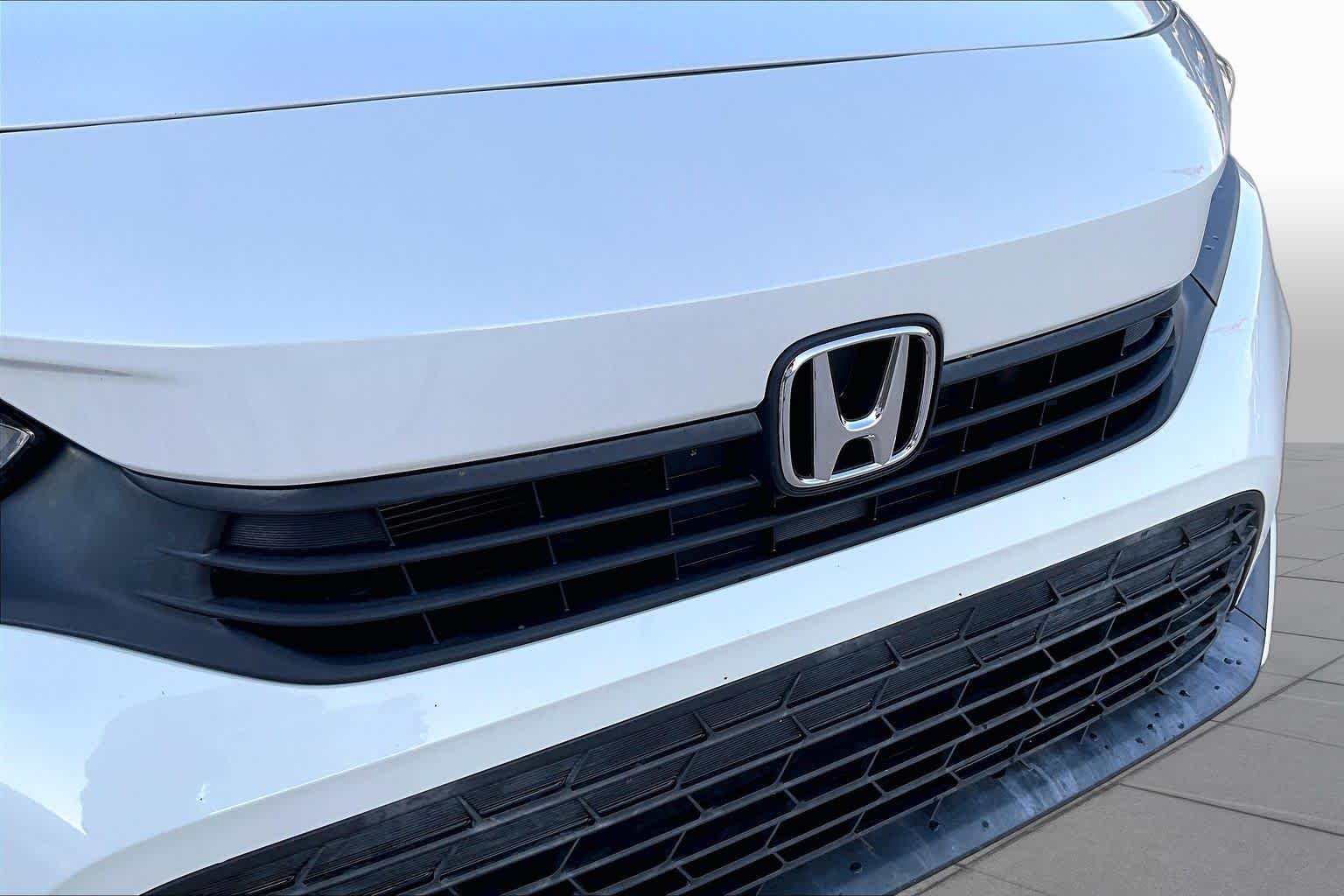 Used 2022 Platinum White Pearl Honda Sport image 28