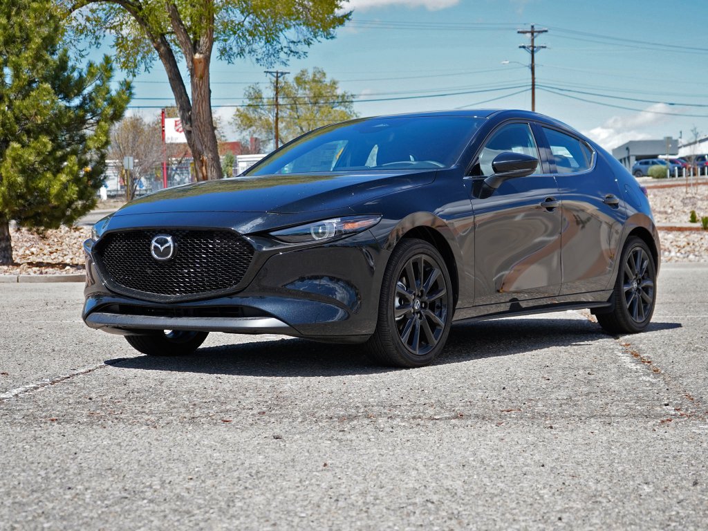 2026 Mazda CX-3 Premium MT 5-Door SKYACTIV's photo