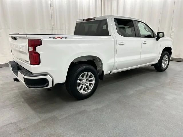 Used 2024 Summit White Chevrolet RST image 4