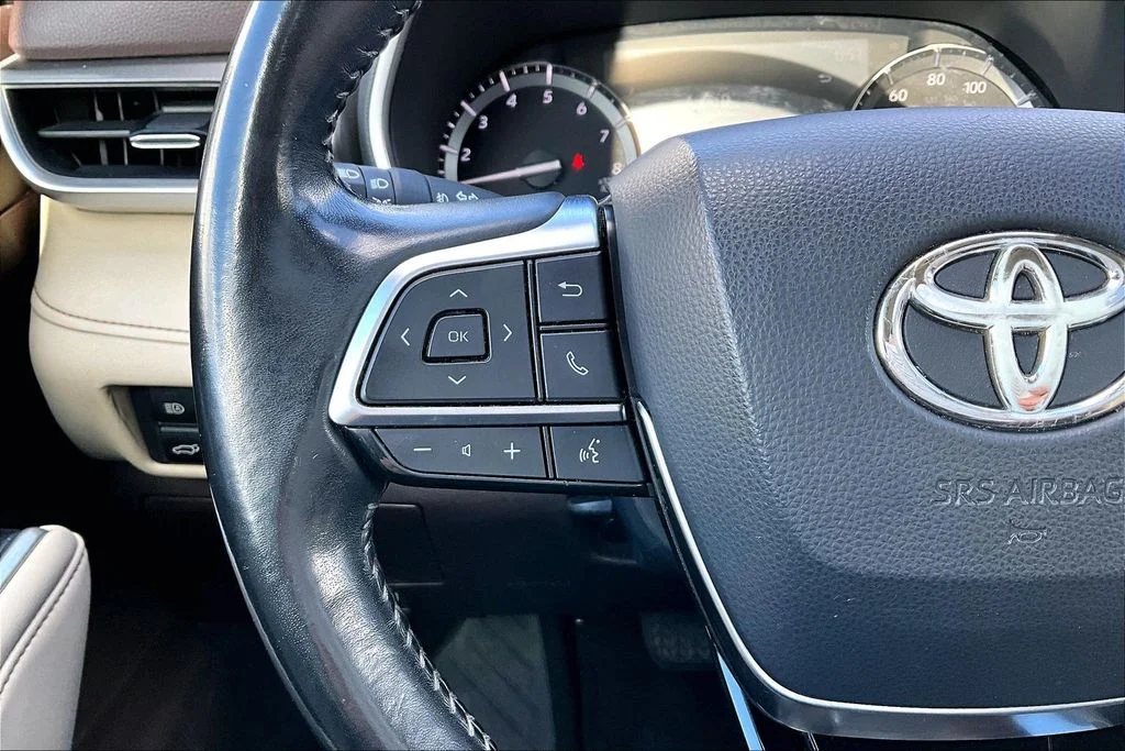 2021 Toyota Highlander XLE - Photo 11