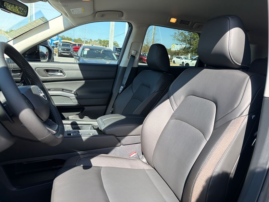 New 2026 Nissan Pathfinder SL 4D Sport Utility