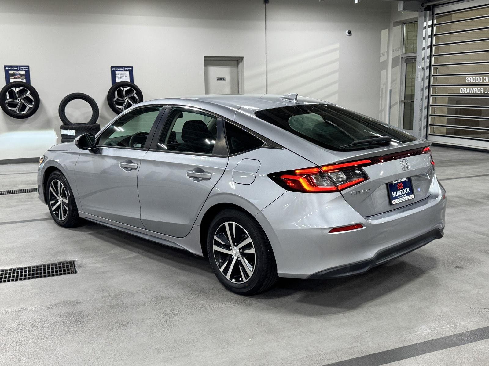 Used 2024 Lunar Silver Metallic honda LX image 9