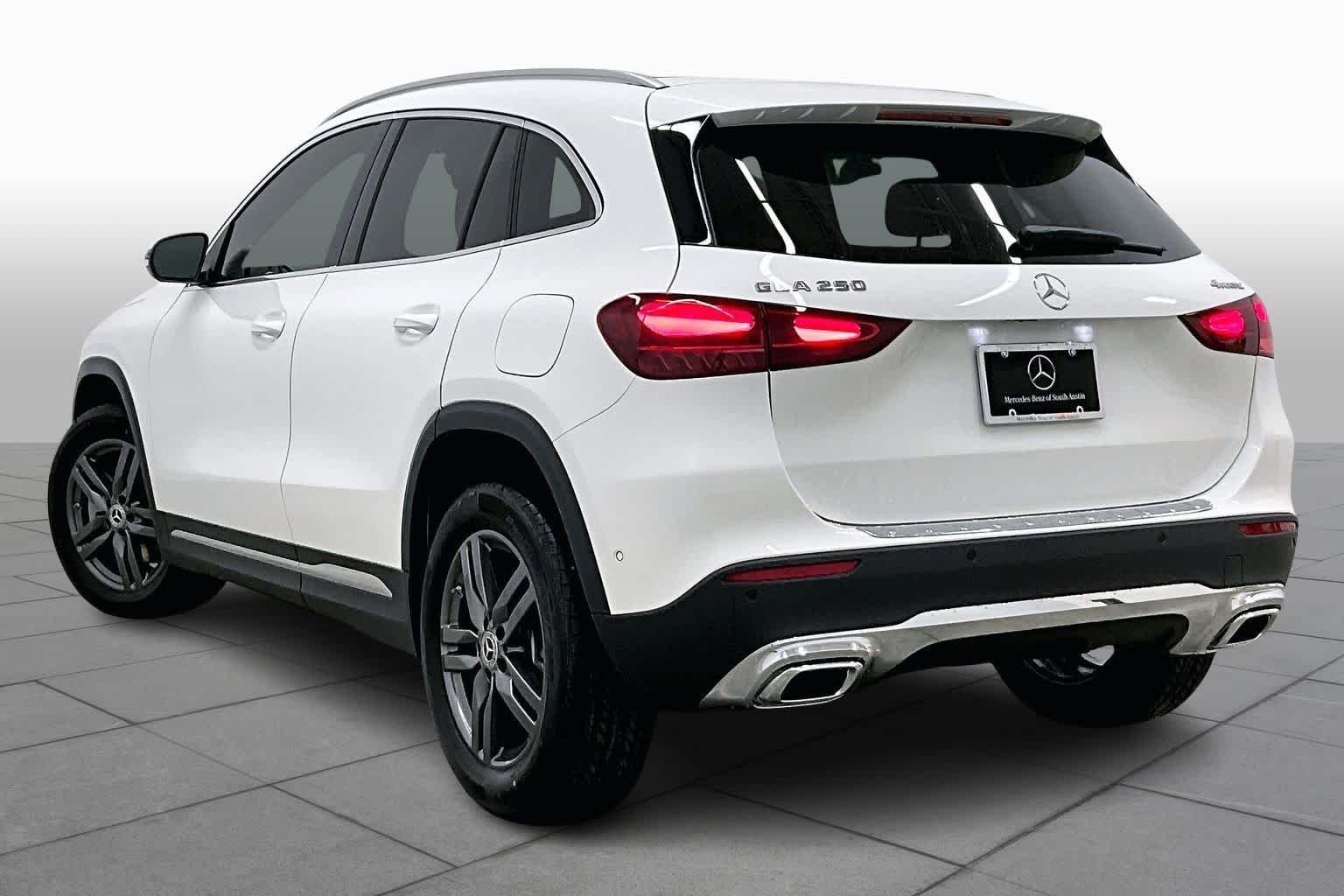 New 2026 Polar White Mercedes-Benz GLA 250 image 12