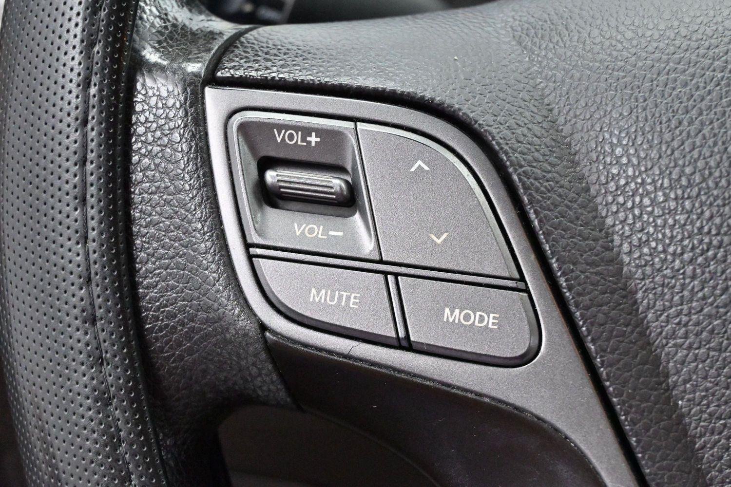 Used 2013 Cabo Bronze Hyundai Sport image 16