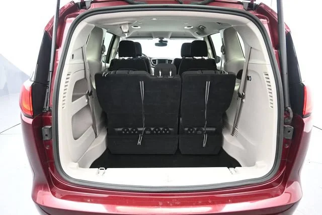 Used 2023 Velvet Red Pearlc Chrysler LX image 22