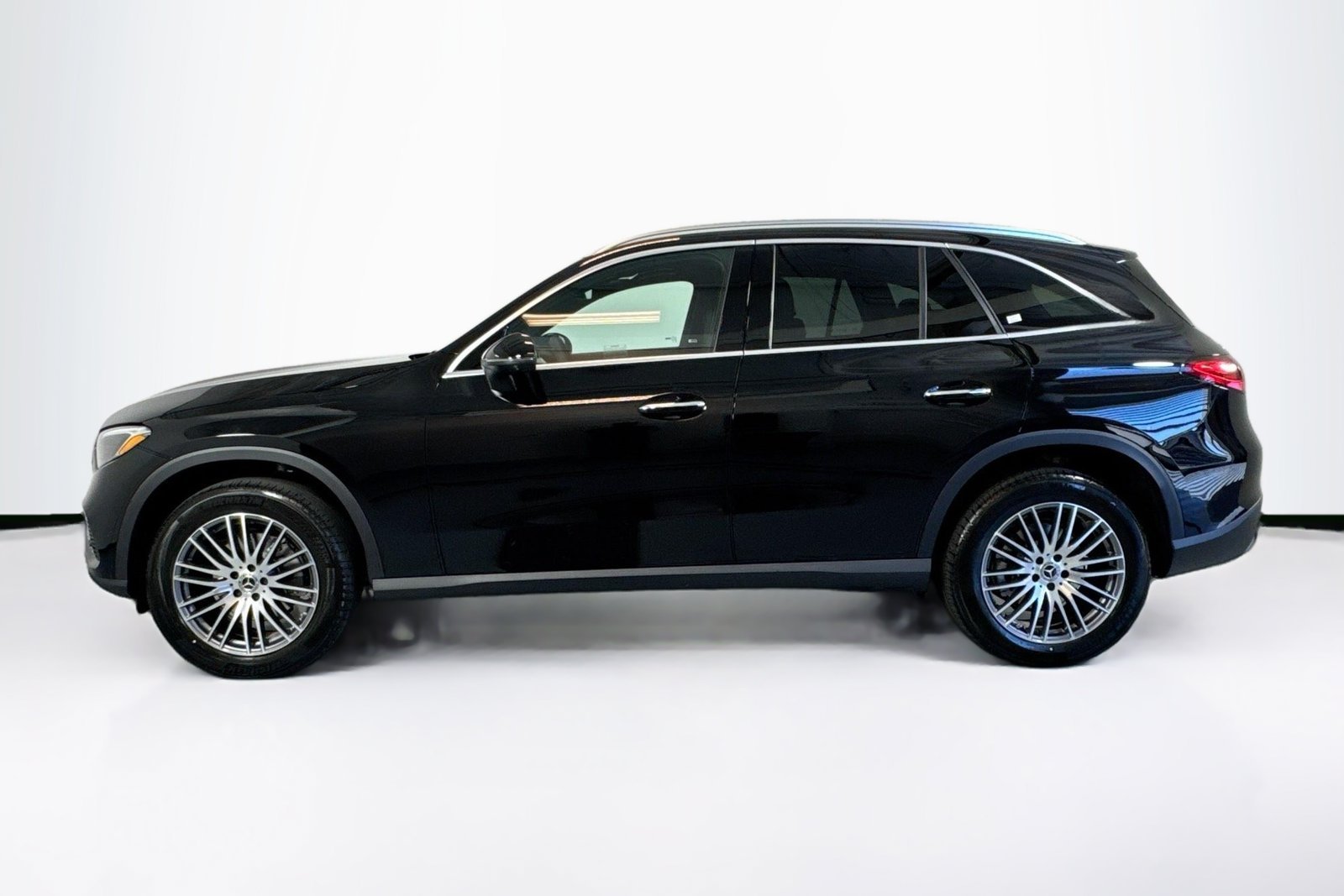 New 2026 Black Mercedes-Benz GLC 300 image 8