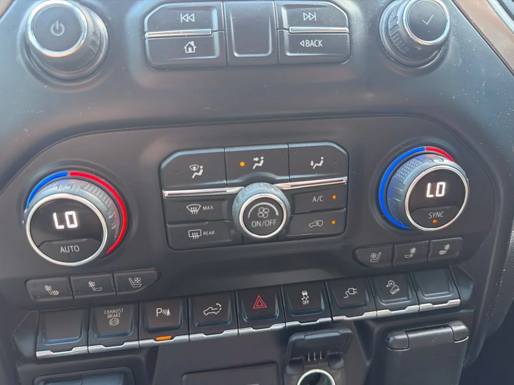 Used 2020 IRIDESCENT PEARL TRICOAT Chevrolet High Country image 21