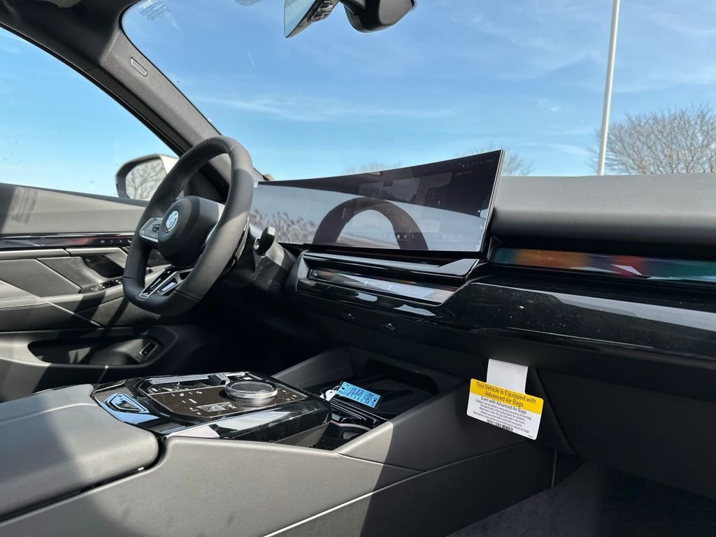 New 2026 Oxide Grey Metallic BMW 530i xDrive image 24