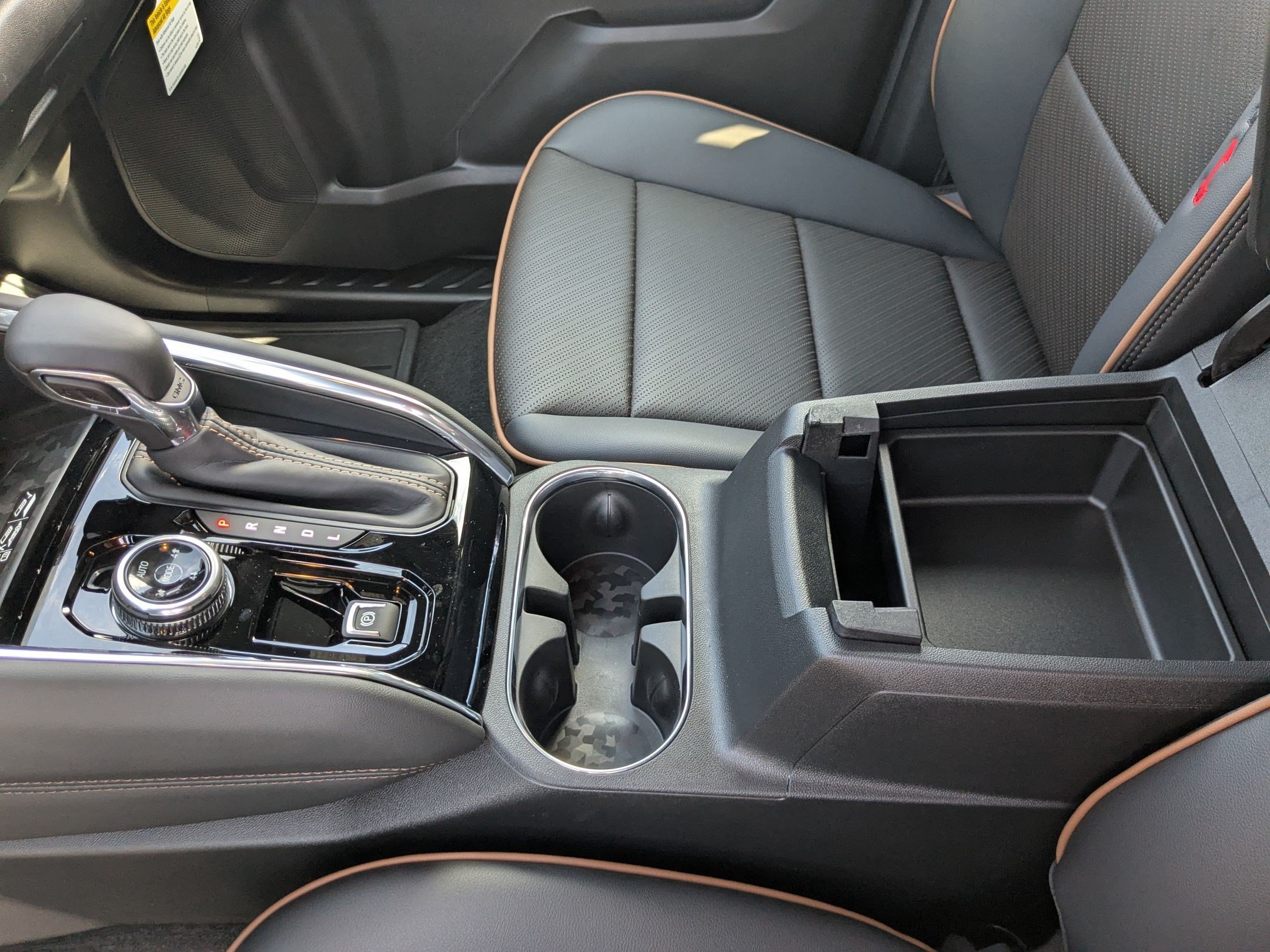 2026 GMC Canyon AT4 - Photo 22