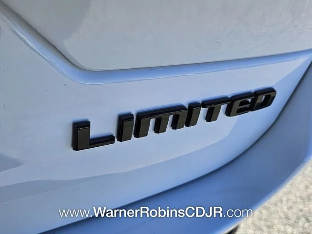 New 2025 Bright White Clear-Coat Exterior Paint Jeep Limited image 11