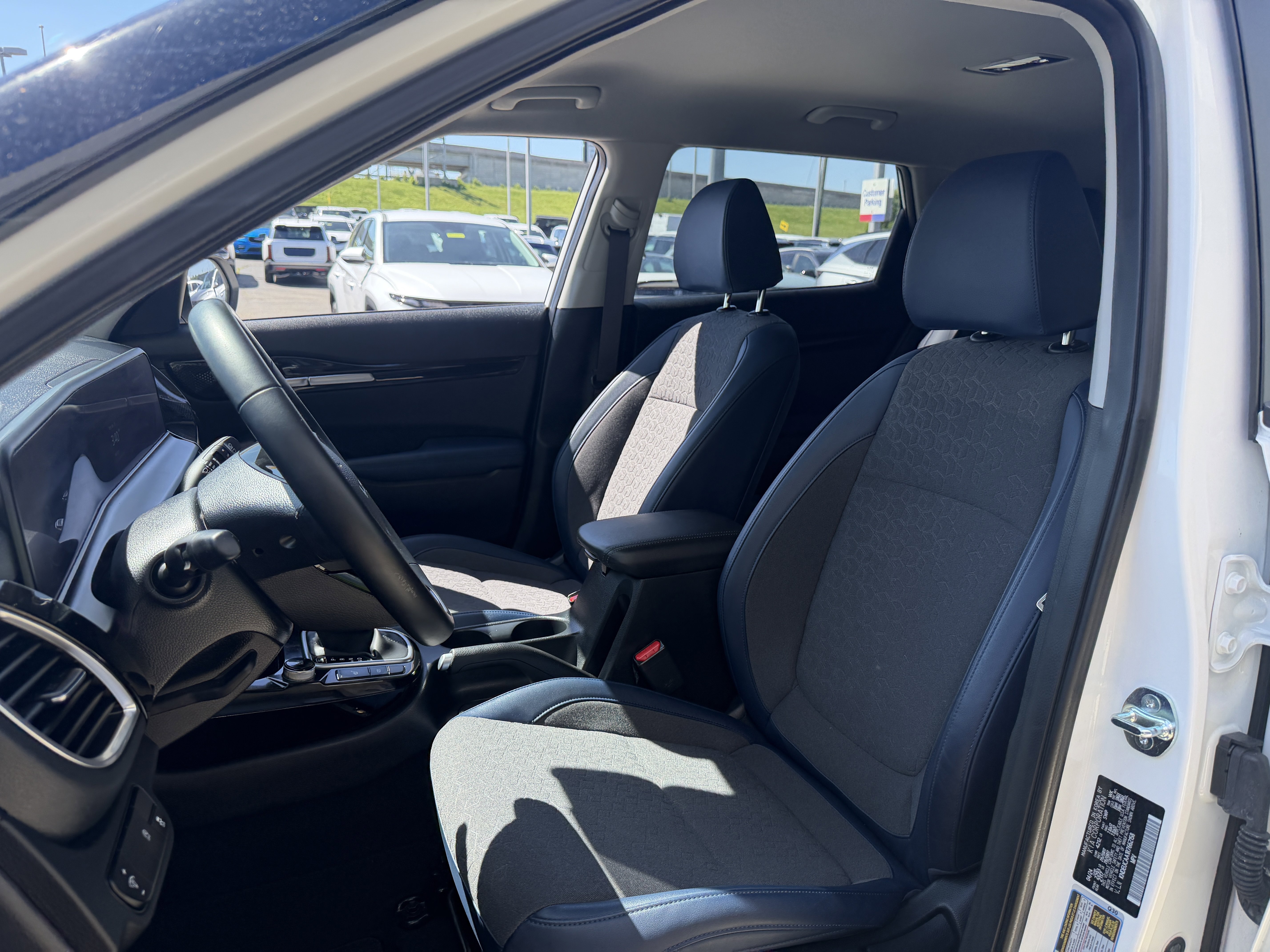Used 2024 Snow White Pearl Kia S image 29