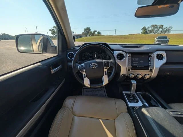 Used 2021 White Toyota SR5 image 13