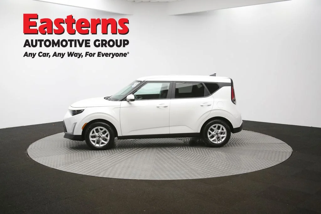 Used 2023 White Kia LX image 57