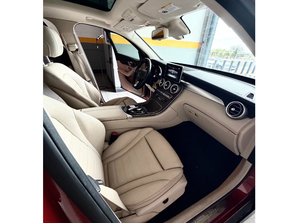 Used 2019 designo Cardinal Red Metallic Mercedes-Benz 300 image 16