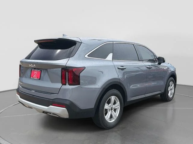 Used 2024 Silver Kia LX image 4