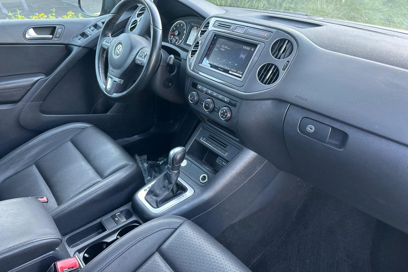 Used 2017 Pepper Gray Metallic Volkswagen S image 15