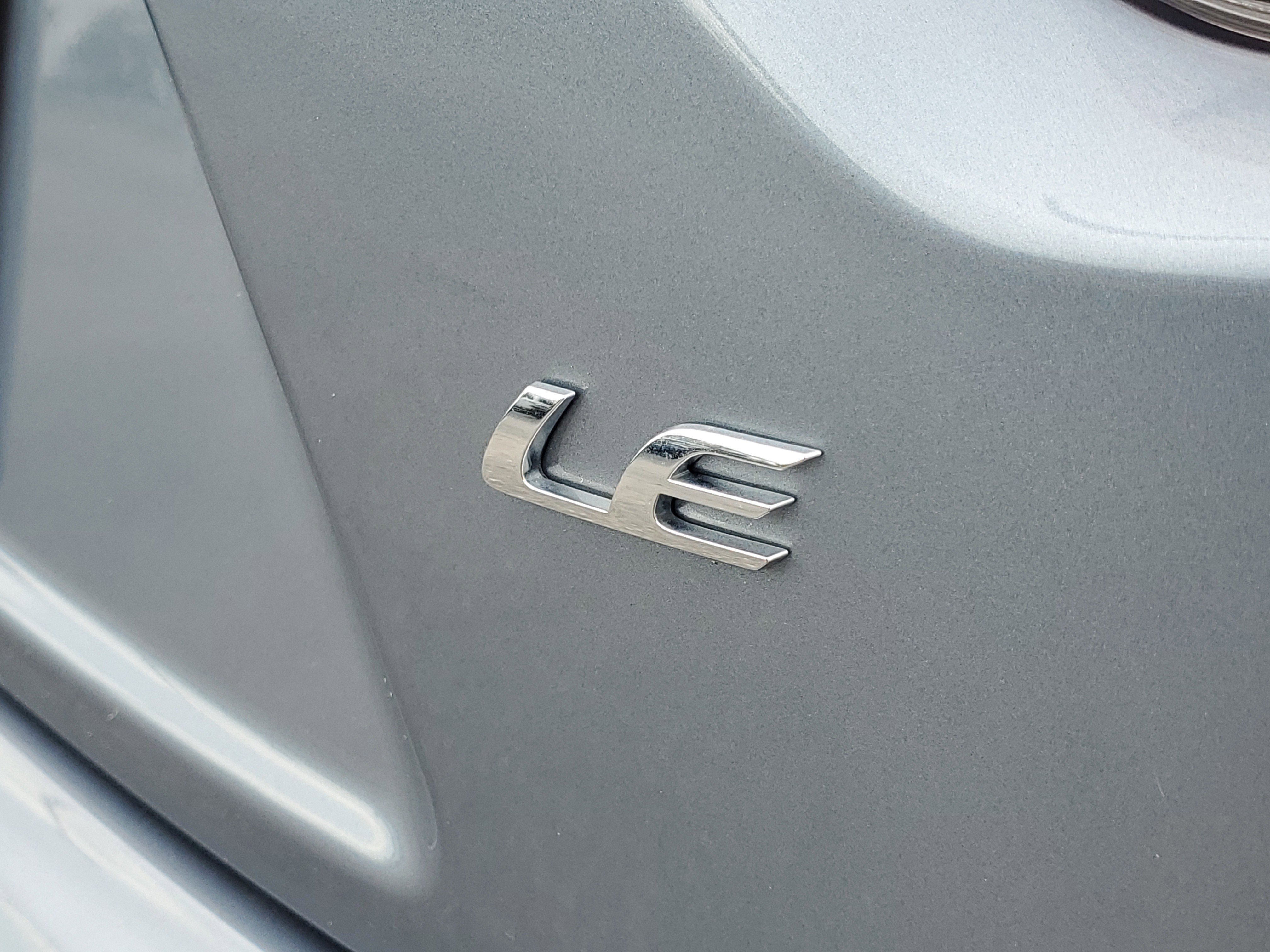 Used 2022  Toyota LE image 5