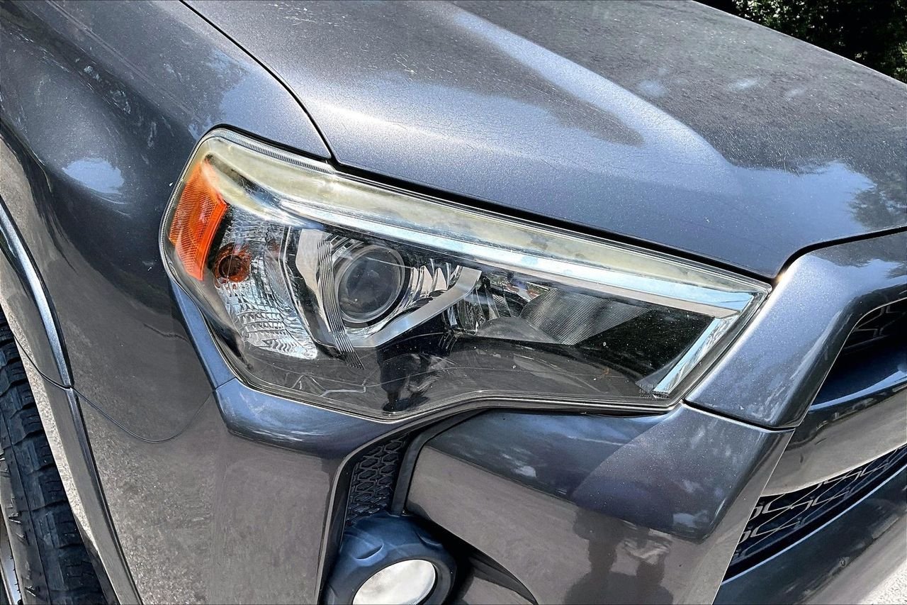Used 2018 Gray Toyota SR5 image 31