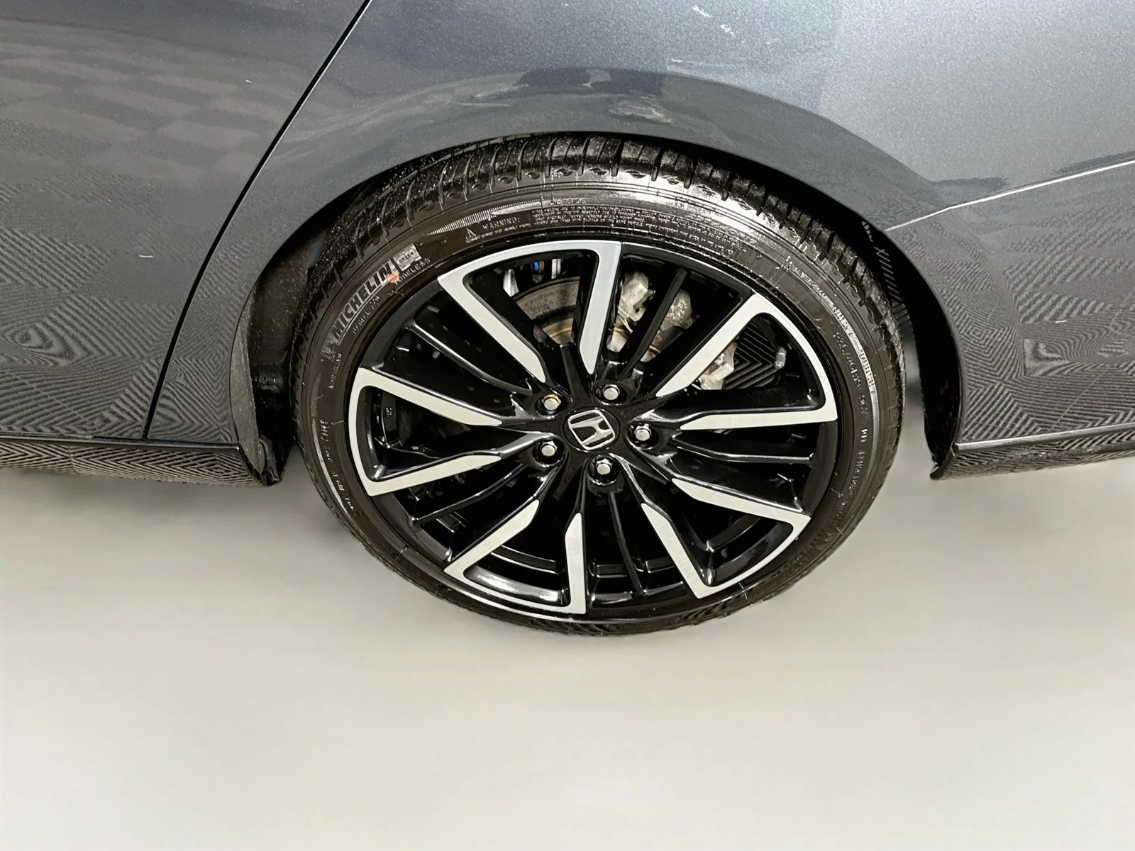 Used 2024 Gray Honda Touring image 5