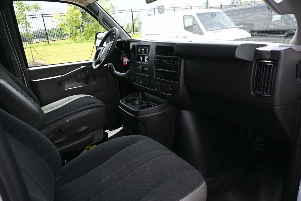 Used 2025 White Chevrolet Work Van image 18