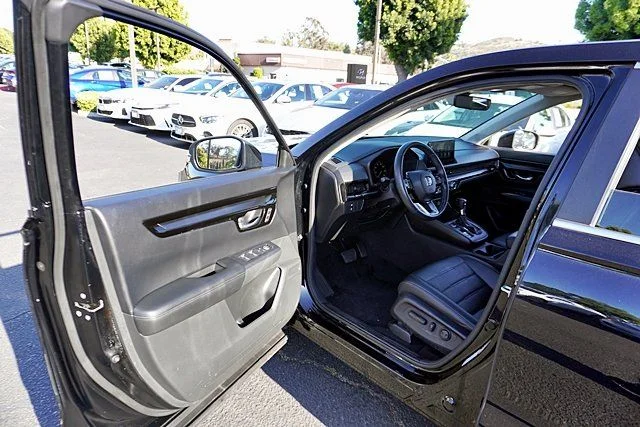 Used 2023 Black Honda EX-L image 37