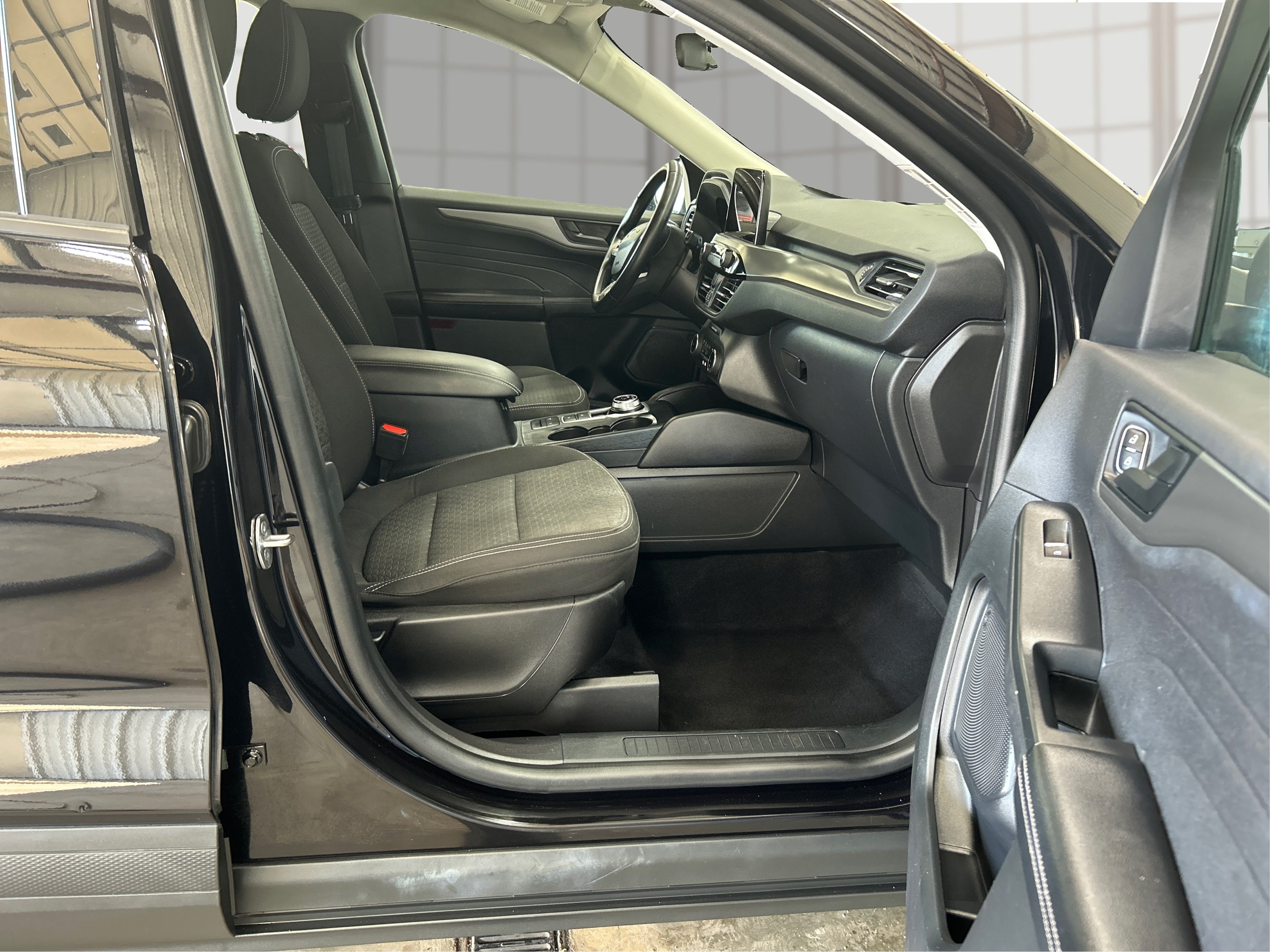Used 2023 Black Ford Active image 21