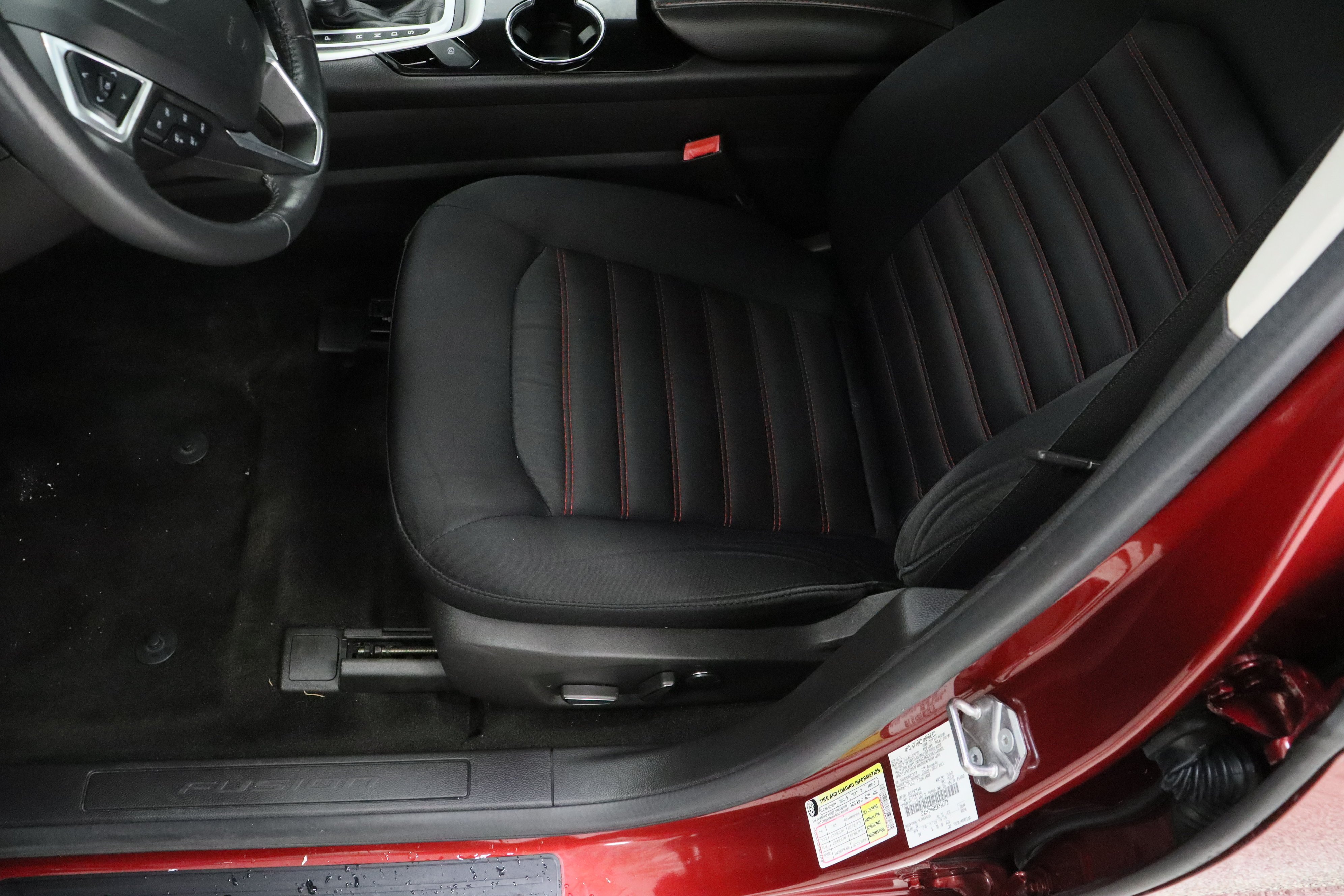 Used 2014 Ruby Red Metallic Tinted Clearcoat Ford SE 1.5T image 15
