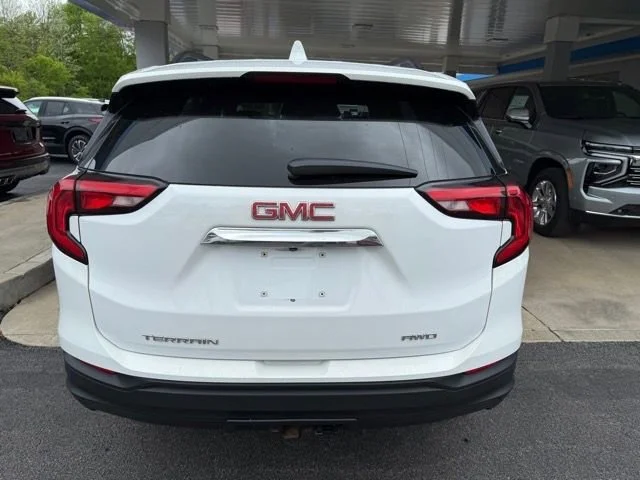 Used 2021 Summit White GMC SLE image 4