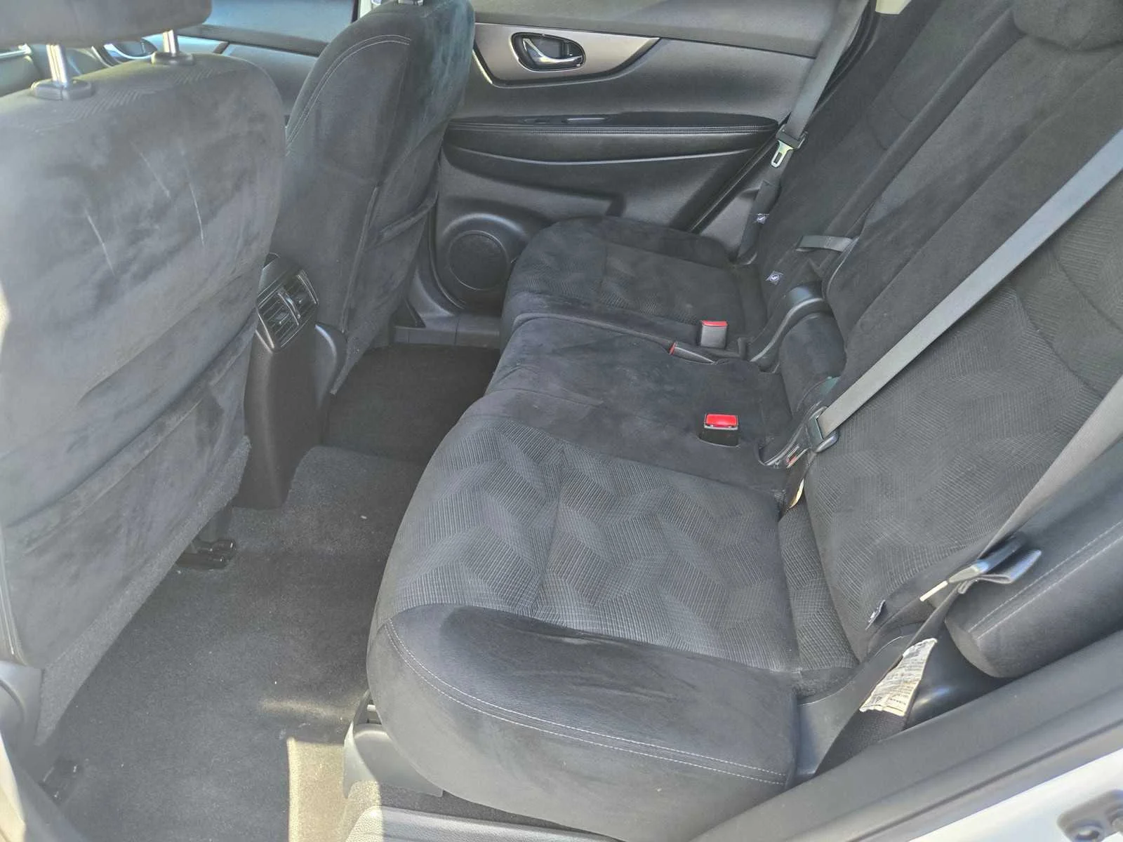 Used 2016  Nissan SV image 14