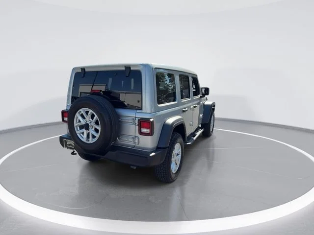 Used 2023 Silver Jeep Sport S image 8