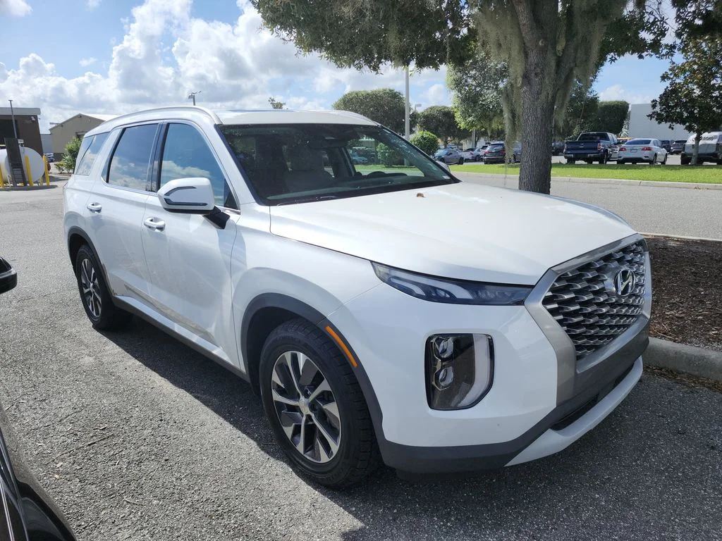 Used 2021 White Hyundai SEL image 1