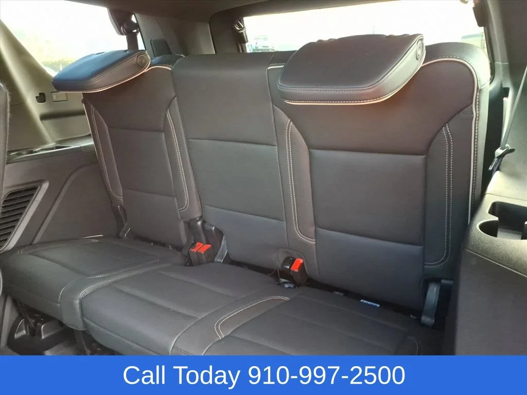 Used 2025 Onyx Black GMC Elevation image 11