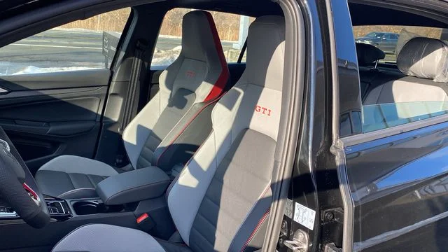 2026 Volkswagen Golf GTI SE - Photo 13