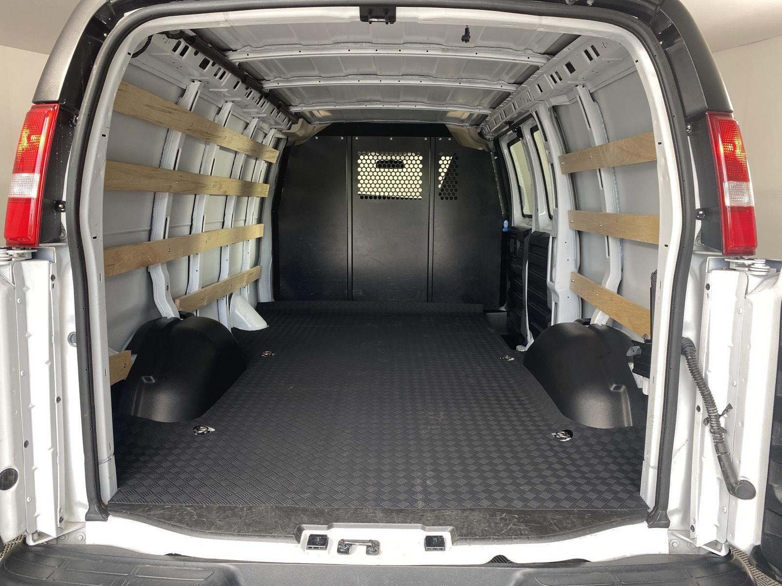 Used 2025 Summit White Chevrolet Work Van image 7