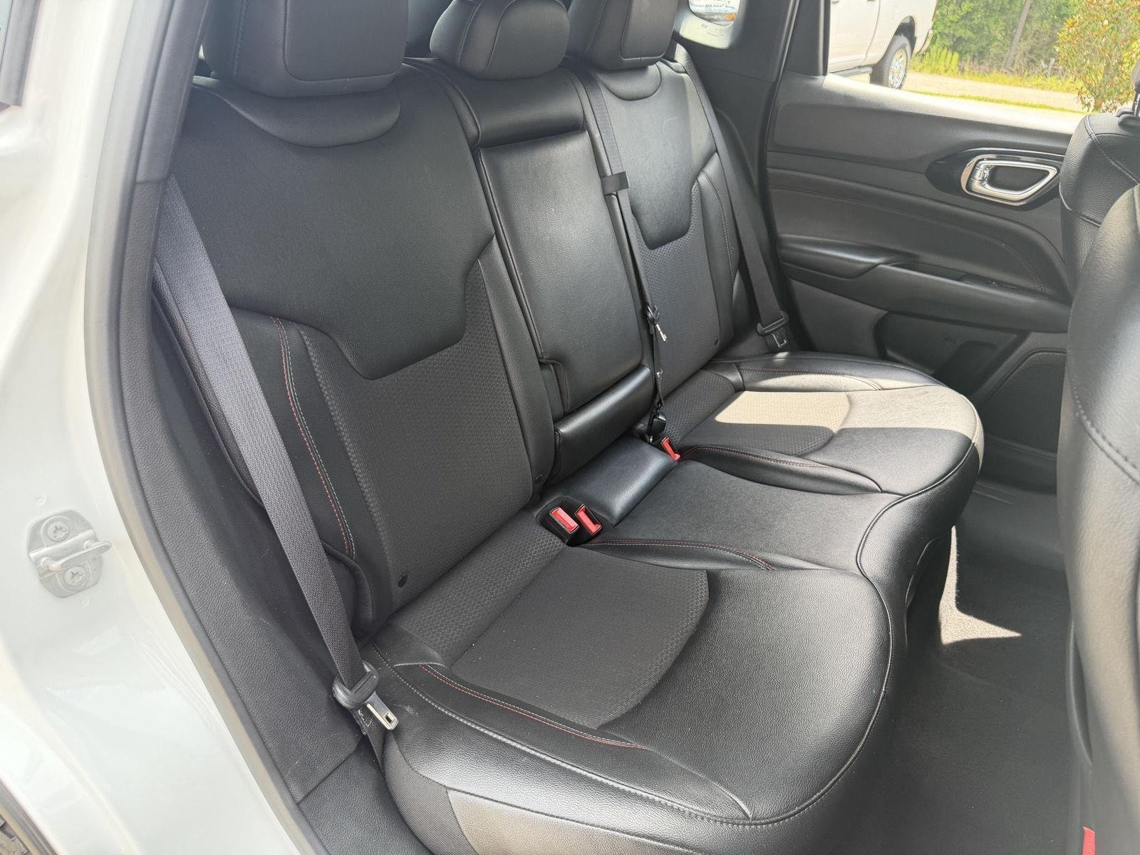 Used 2025 Bright White Clearcoat Jeep Trailhawk image 19