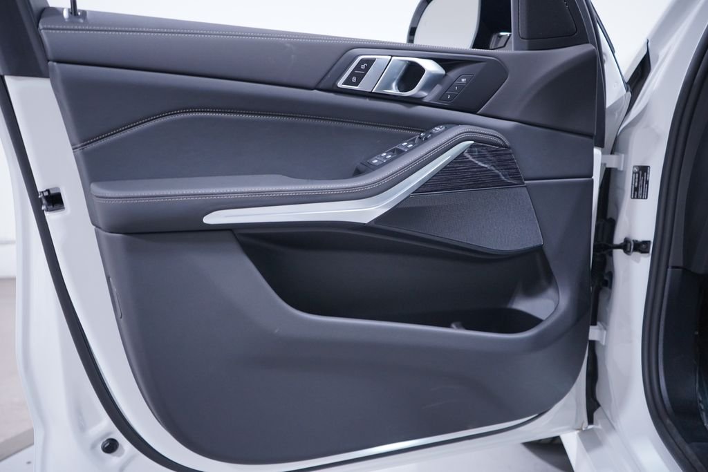 New 2026 Alpine White BMW sDrive40i image 16