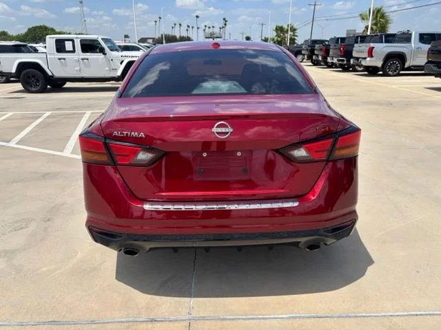 Used 2023 Red Nissan 2.5 SR image 5