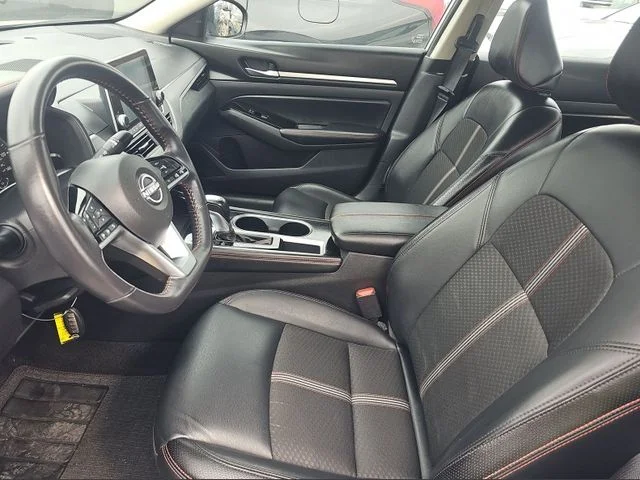 Used 2024 Silver Nissan 2.5 SR image 4