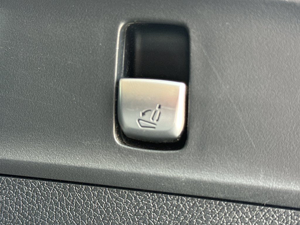 Used 2019 Polar White Mercedes-Benz 300 image 34