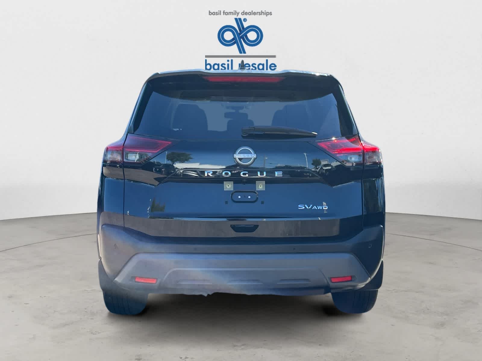 Used 2023 Super Black Nissan SV image 5