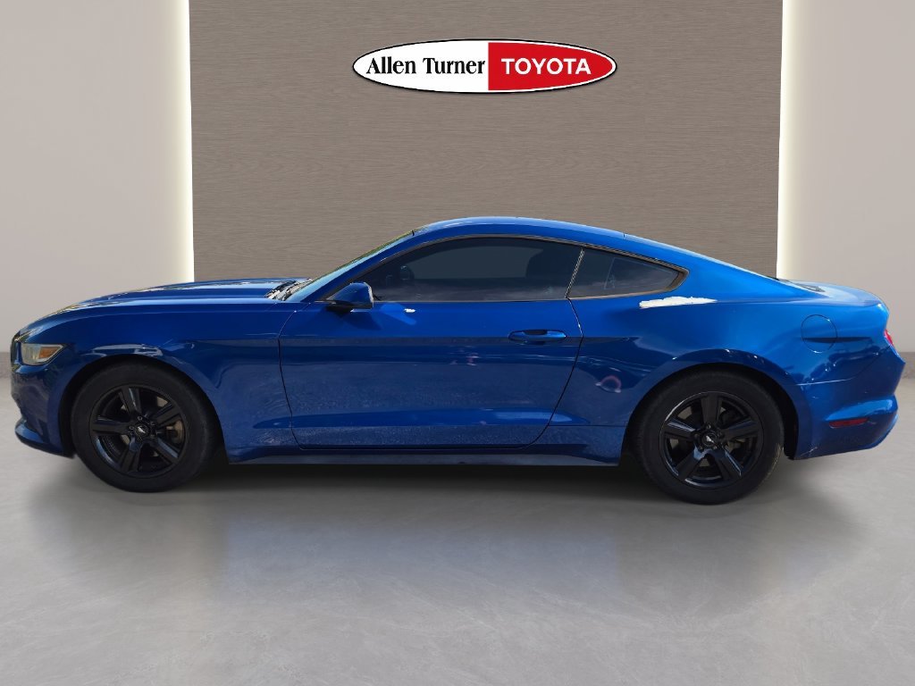 Used 2017 Blue Ford V6 image 10