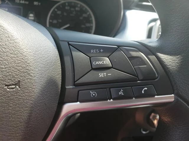 2025 Nissan Versa Sedan SV - Photo 18