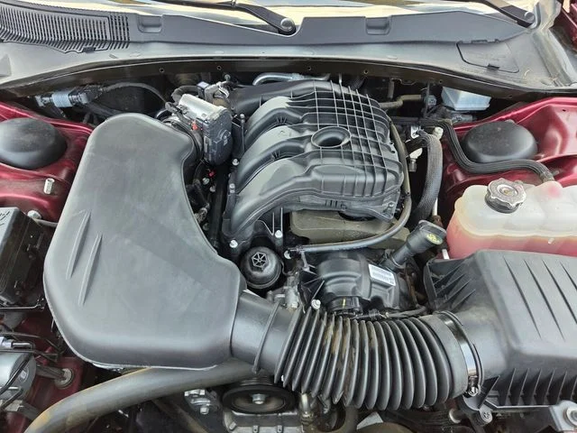 Used 2023 Red Dodge SXT image 29