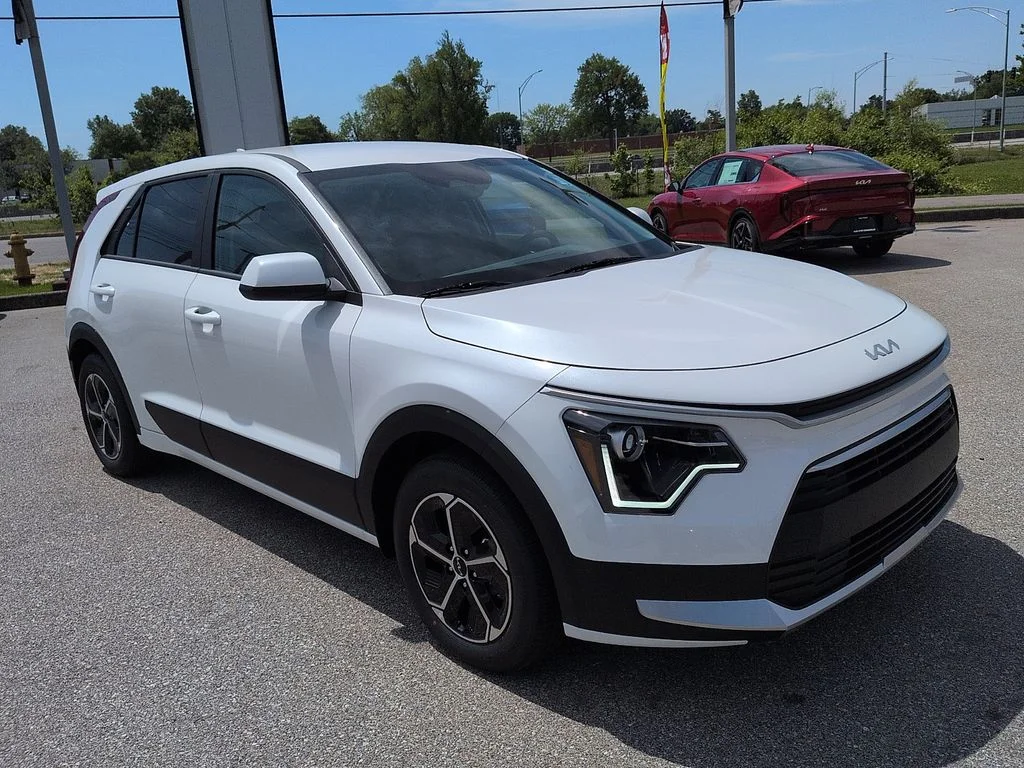 2026 Kia Niro LX HEV's photo