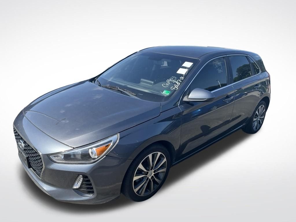 Used 2018 White Hyundai Base image 3