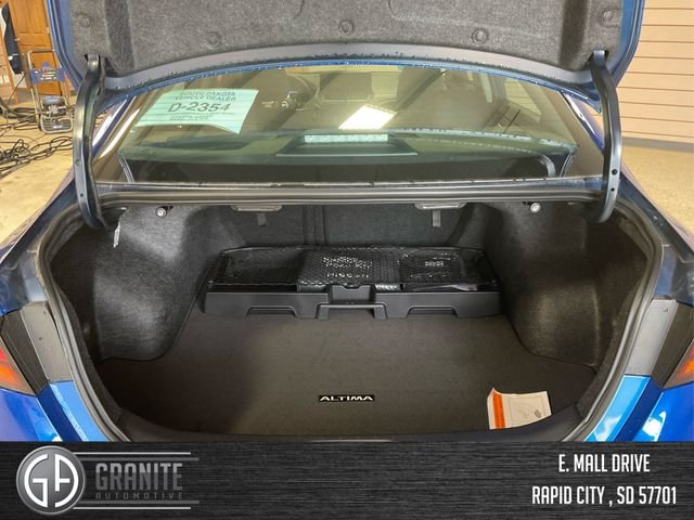 2025 Nissan Altima SL - Photo 10