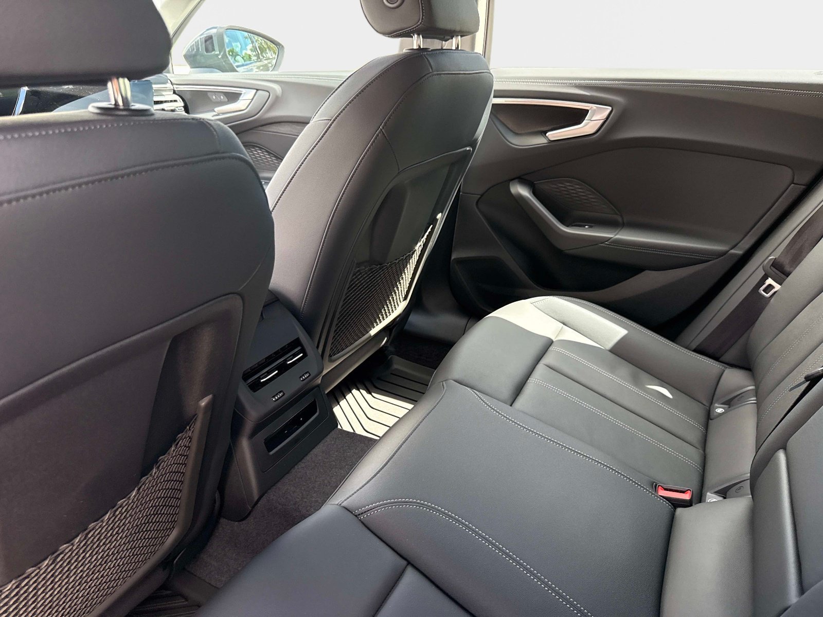 New 2026 Daytona Gray Pearl Effect Audi Premium image 14