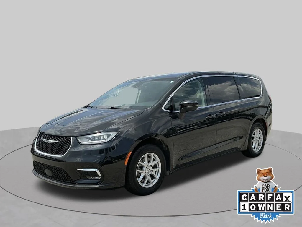 Used 2023 Black Chrysler Touring L image 1