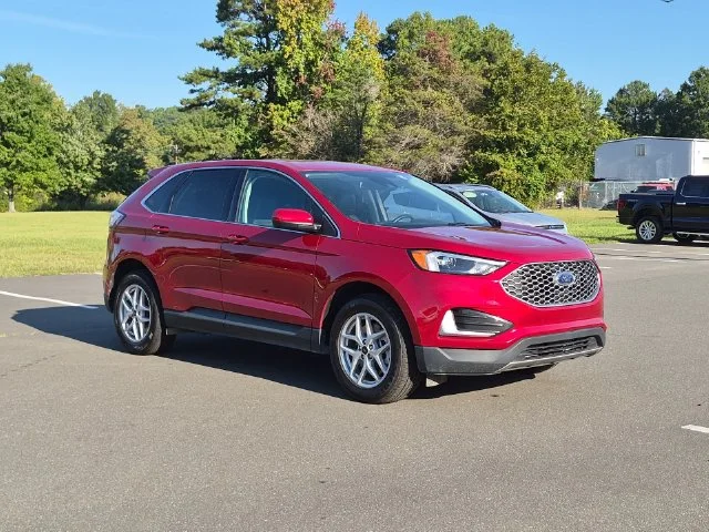Used 2024 Red Ford SEL image 15